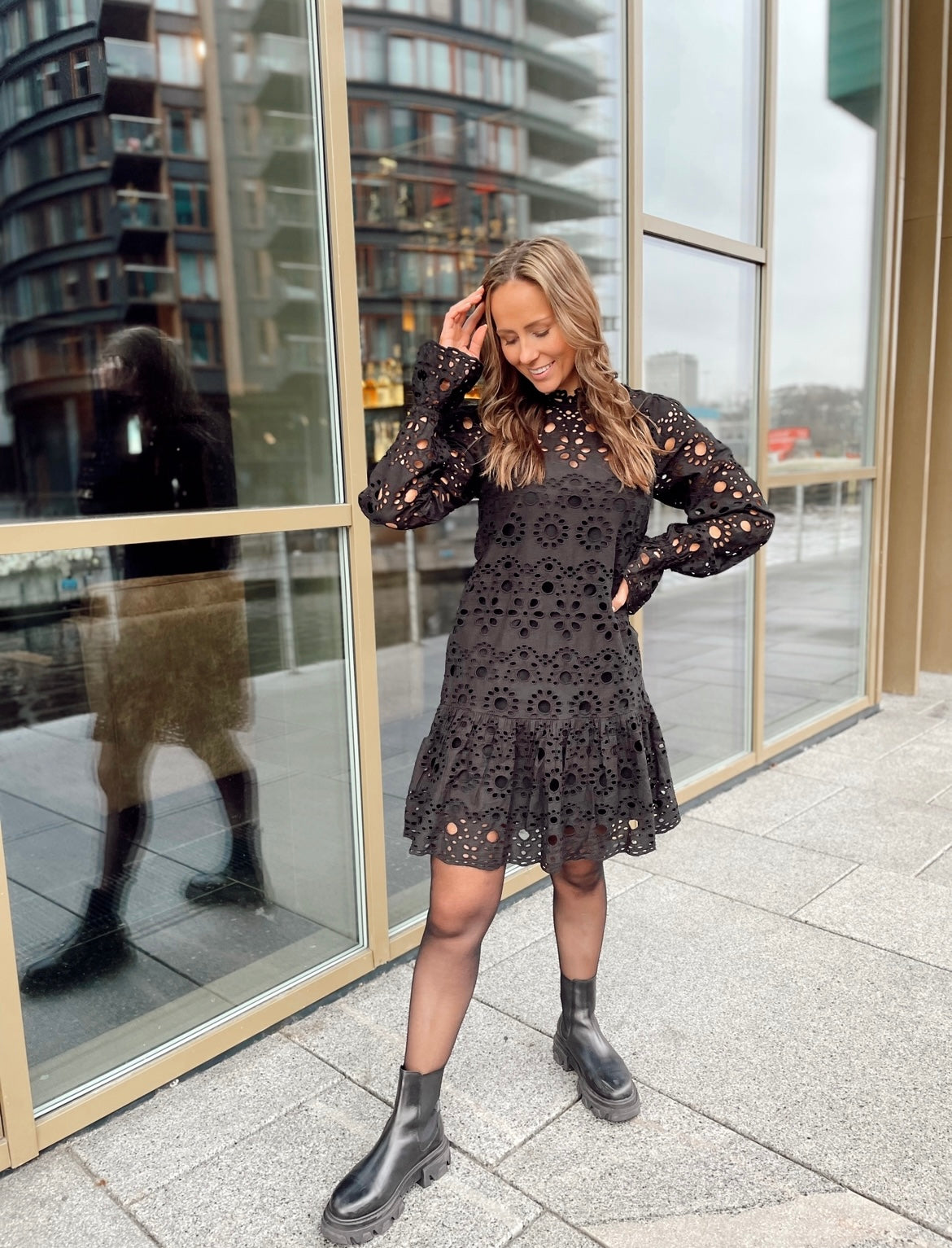 VIBRADIE Dress - Black